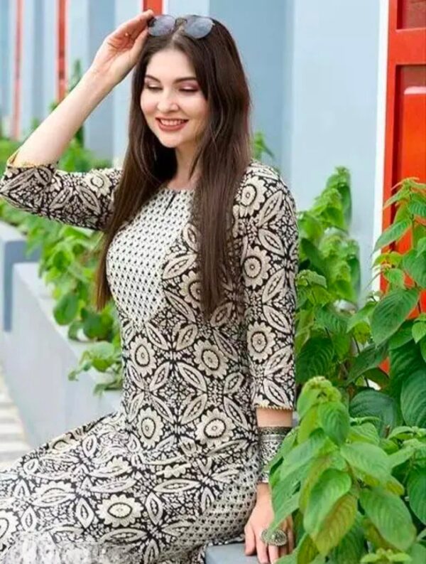 Women Longs Kurtis - Image 3