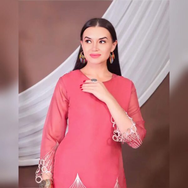 Women Kurta Sets With Dupatta - Image 4