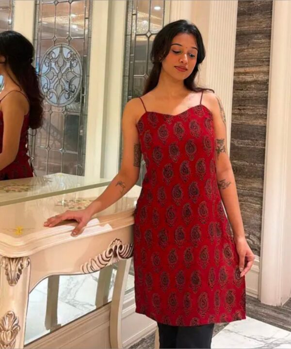 Womens printed modern stylish backless dori pettern short kurti for jeans