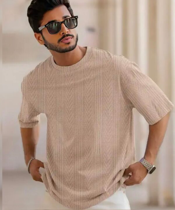 Men Solid Casual Textured Skin T-Shirt
